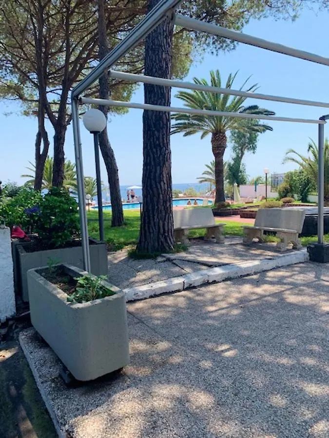 Spacious Apartment With Sea View In Giardini Naxos 120 M² Pool