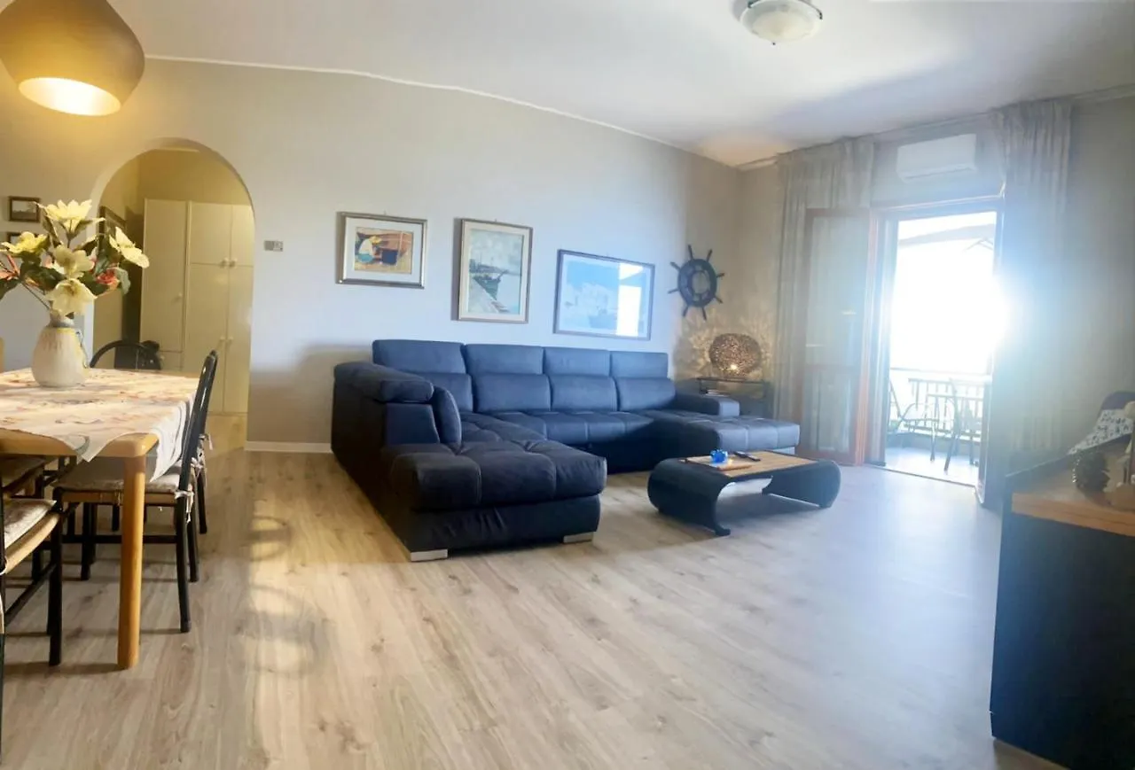 Spacious Apartment With Sea View In Giardini Naxos 120 M² Pool 0*,  İtalya
