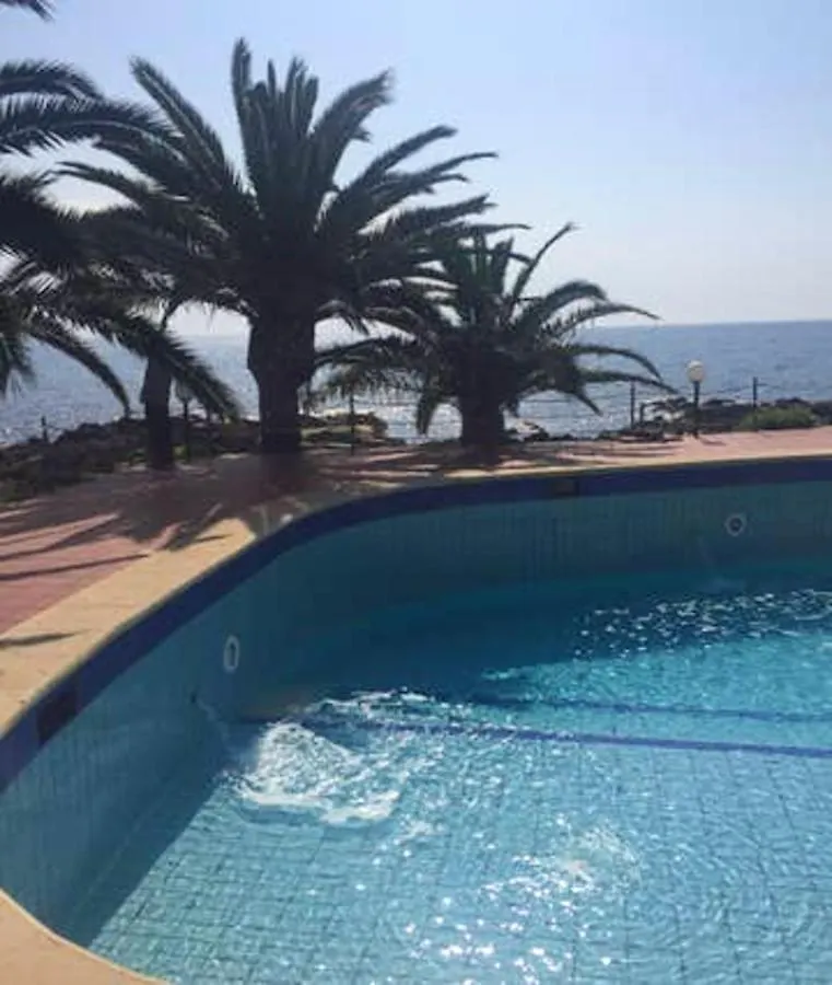 Spacious Apartment With Sea View In Giardini Naxos 120 M² Pool